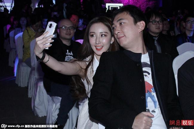 王思聪当伴郎后首次与angelababy杨颖同台